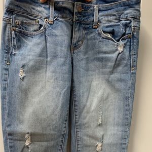 American Eagle Size 2 Straight Legged Jeans